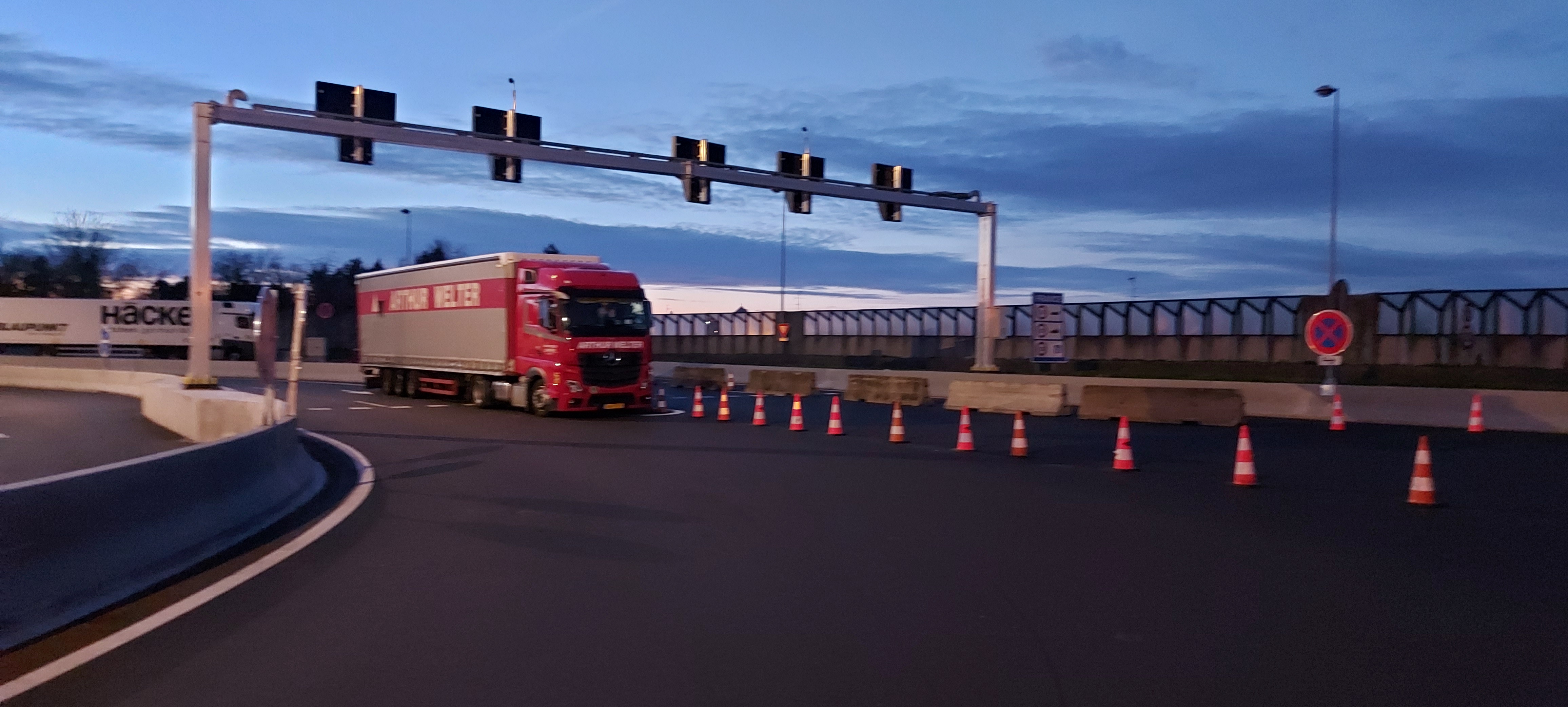 Fluidification des poids lourds sur une plateforme douanière