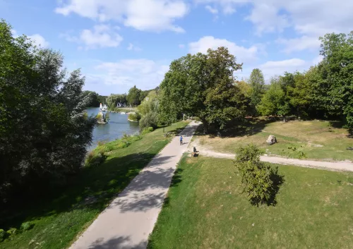 Creation of a greenway, cycle path, cyclist, street furniture