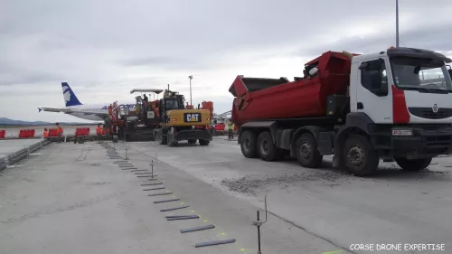 Chaussée béton à plat piste aéronautique