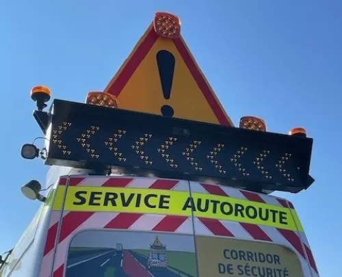 equipement de toit avec pmv integree et triangle