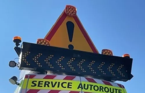 equipement de toit avec pmv integree et triangle